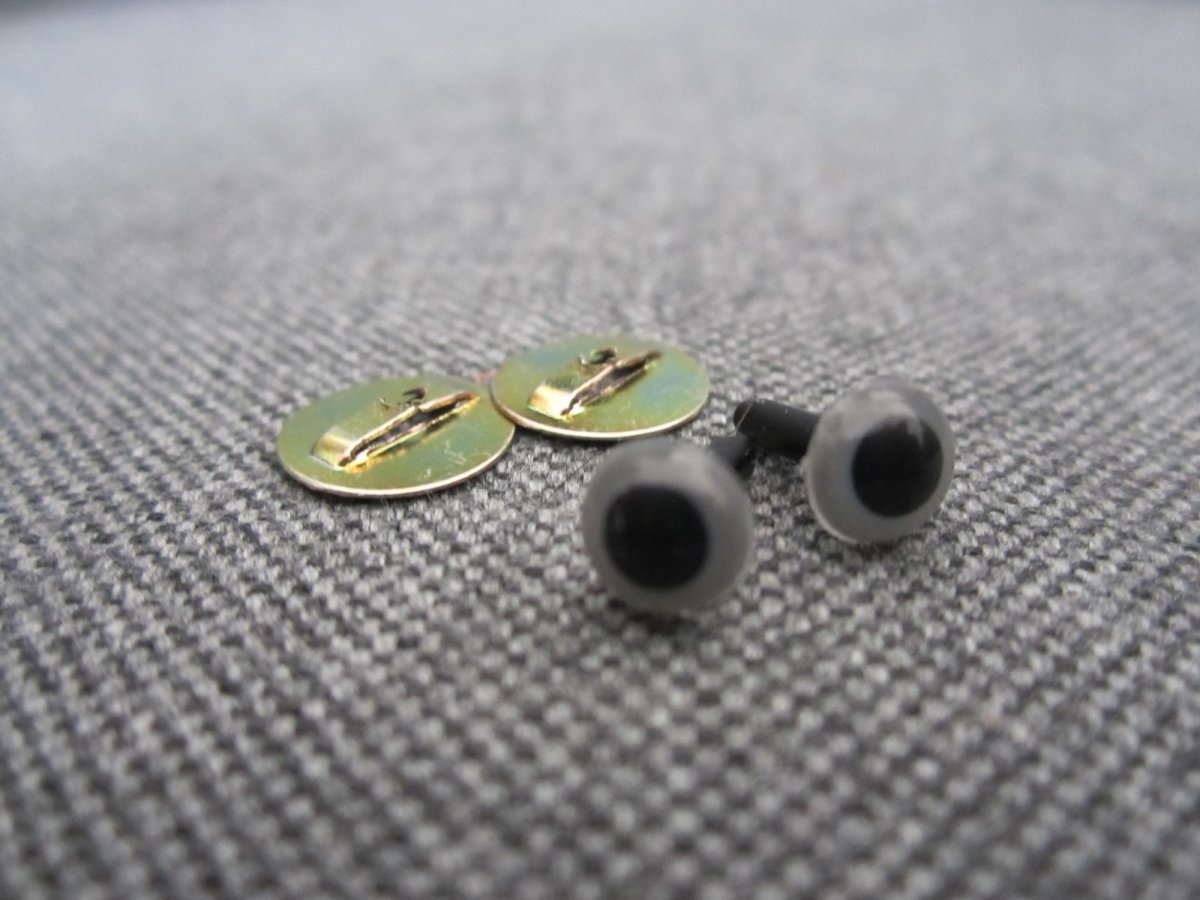 Bezpečnostní oči, šedá barva, 6mm 