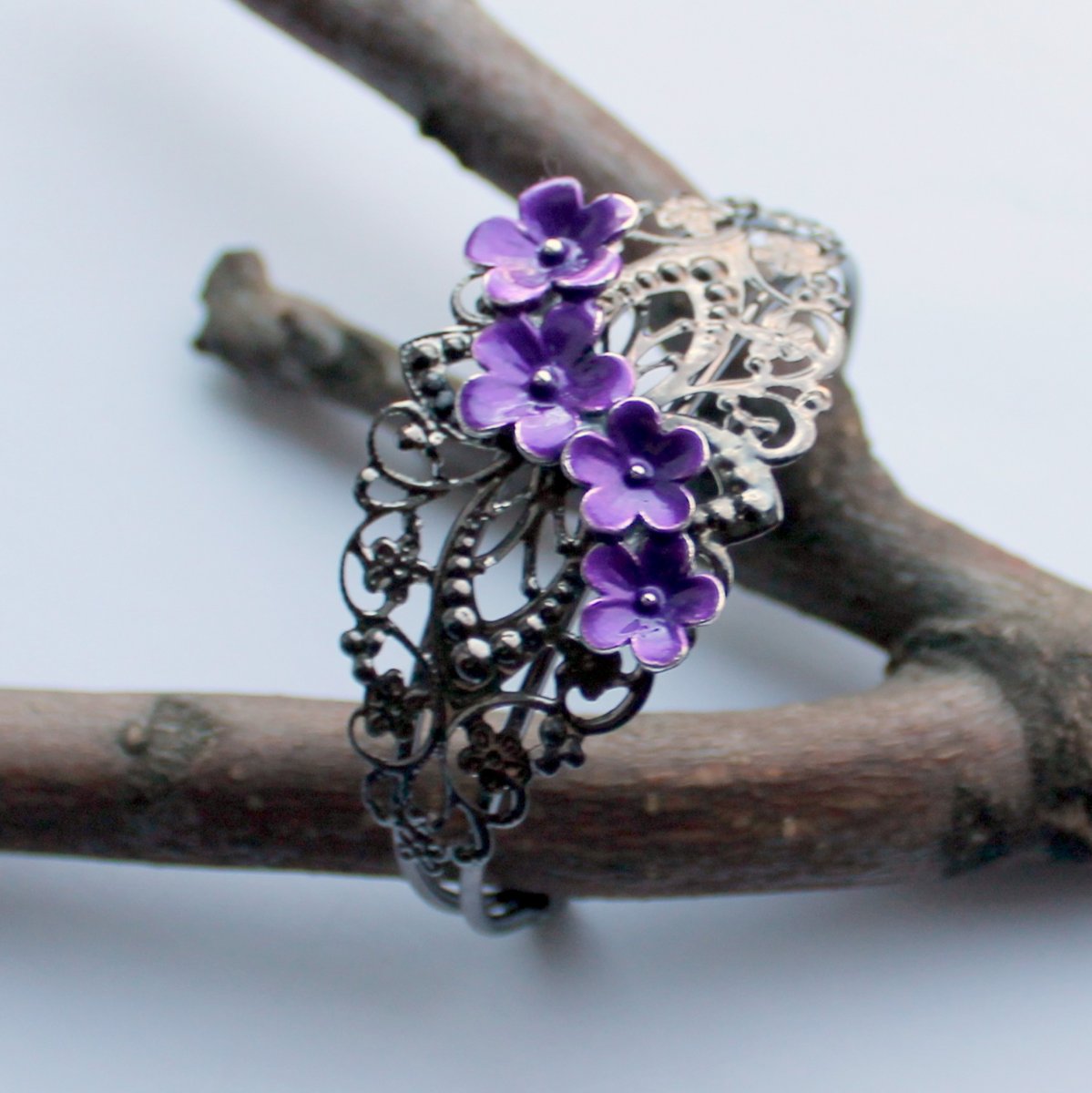 Náramek s květinkami