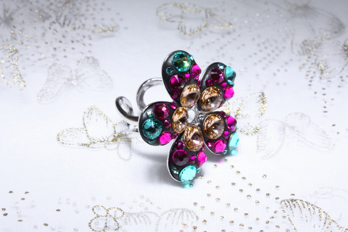 Barevný kytičkový prsten