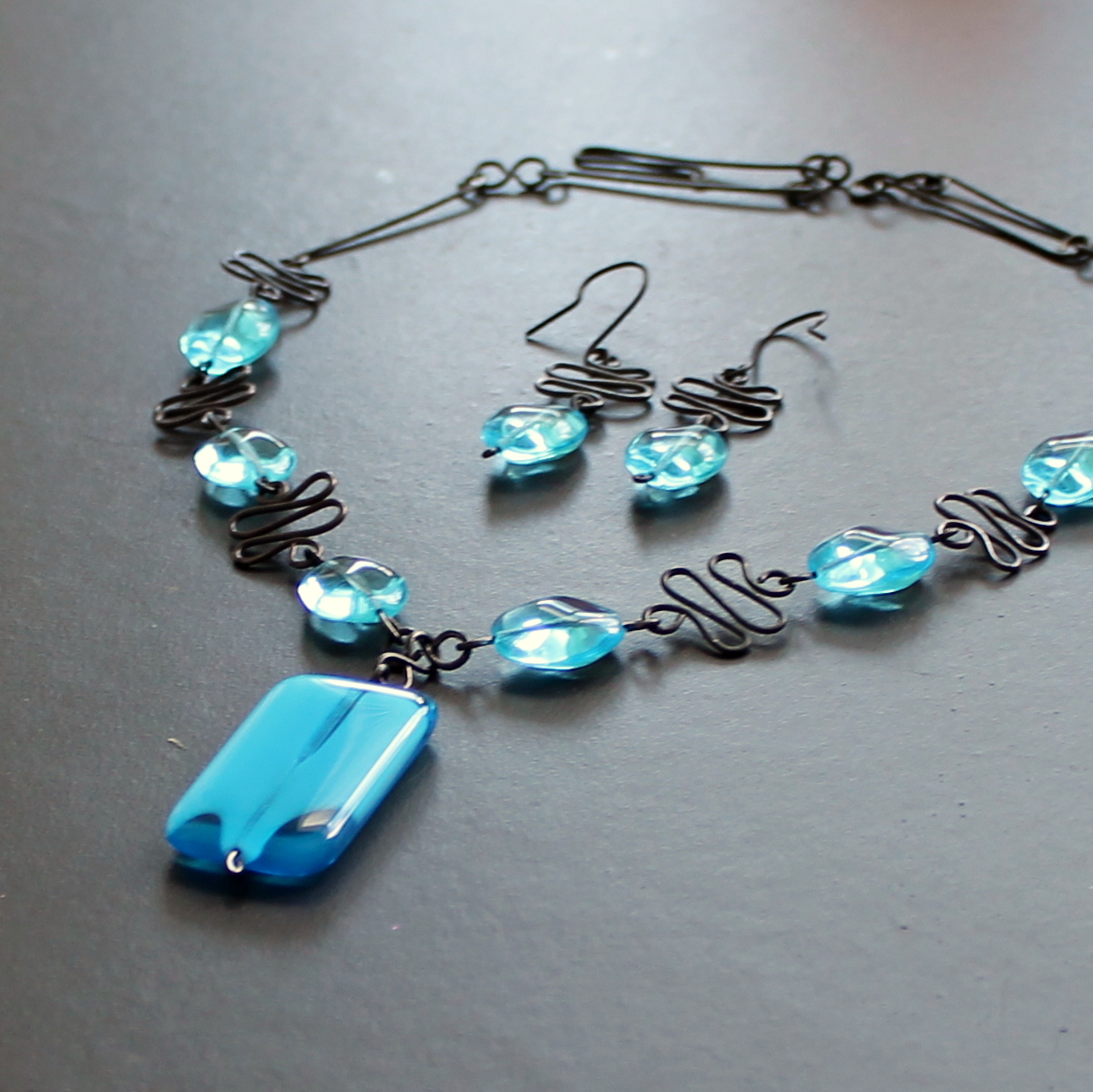 Z AZUROVÉHO POBŘEŽÍ