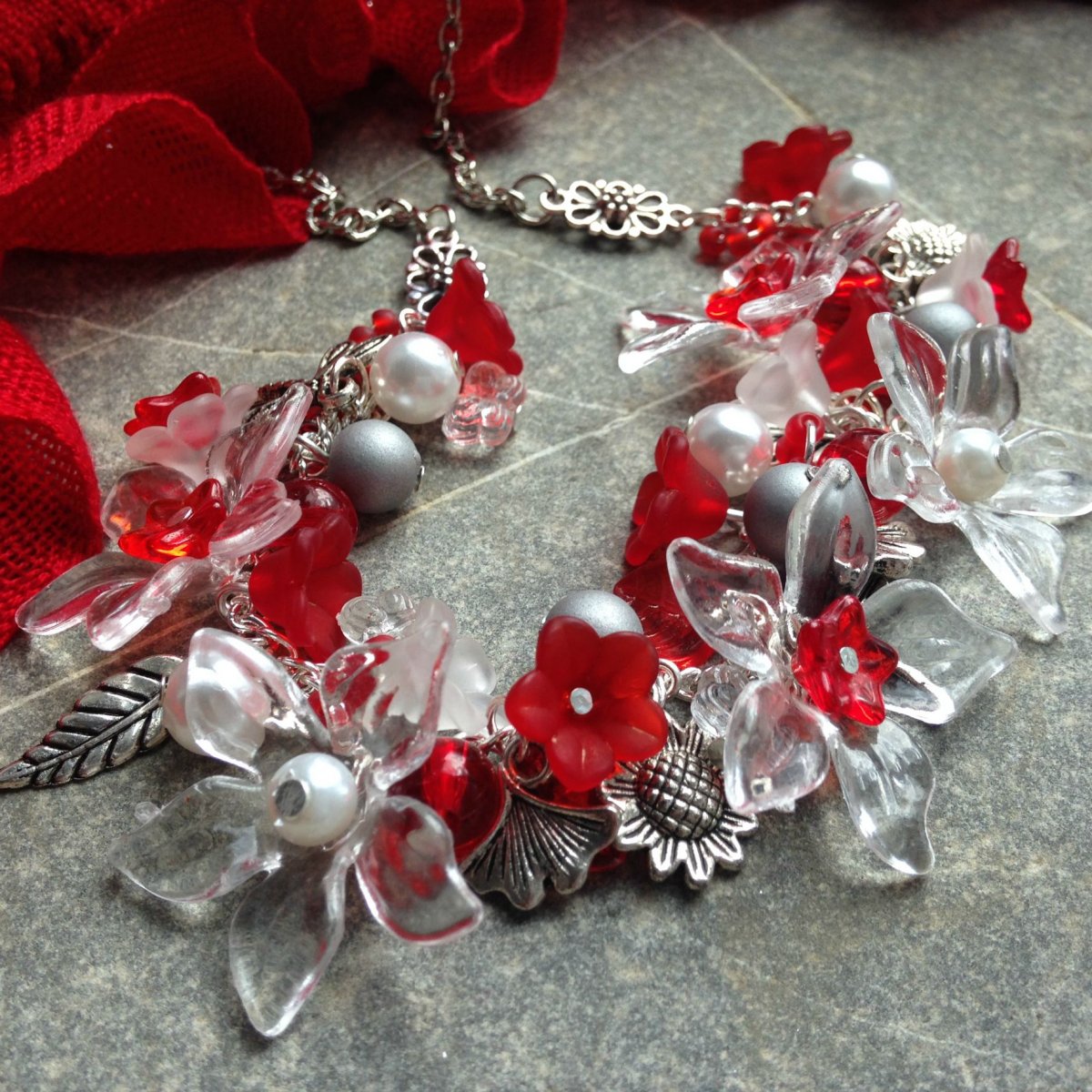 Jahody se šlehačkou - náhrdelník