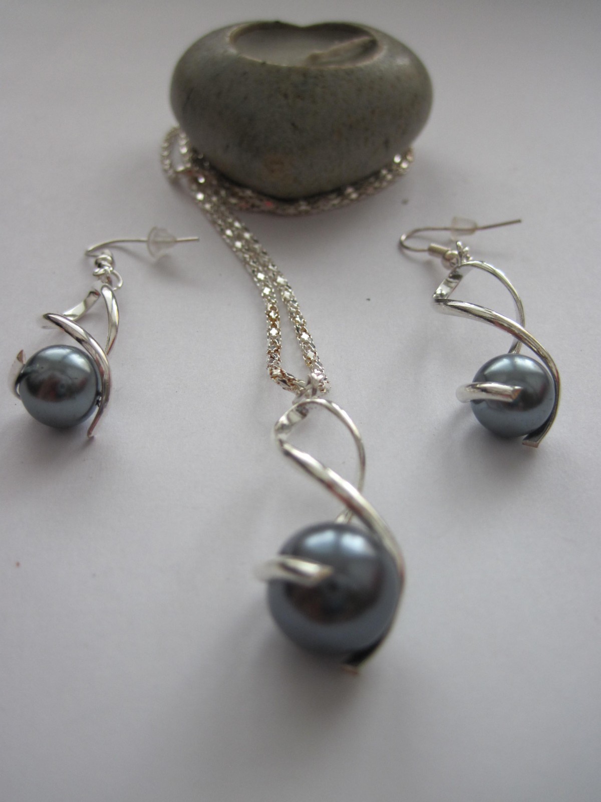 Stříbrné spirálky