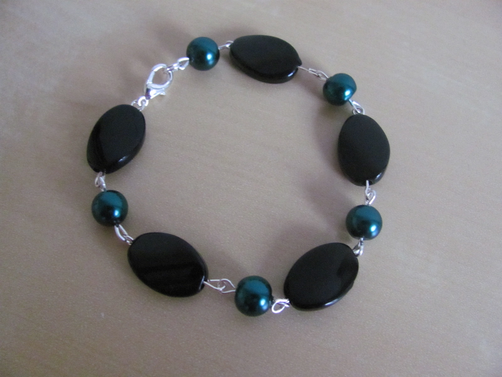 Náramek - černozelená elegance