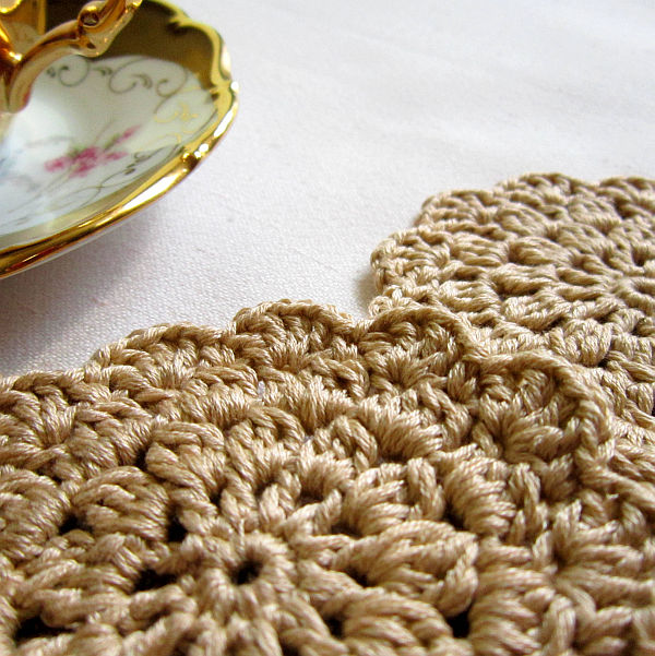 Květinová podkafíčka