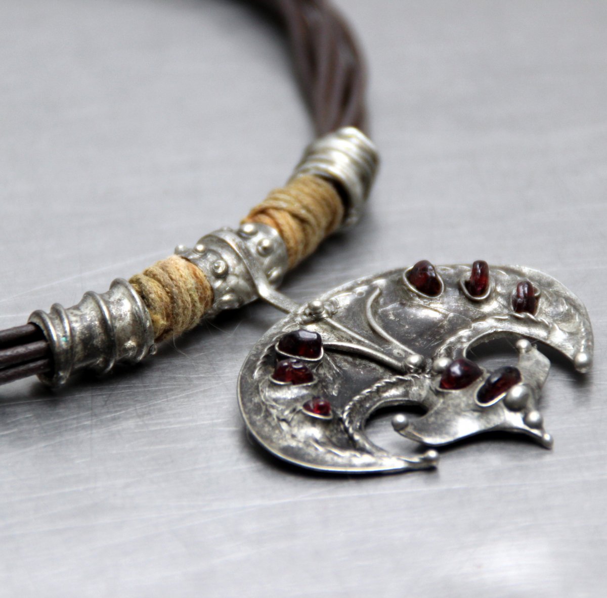 NÁHRDELNÍK ROSTISLAVA