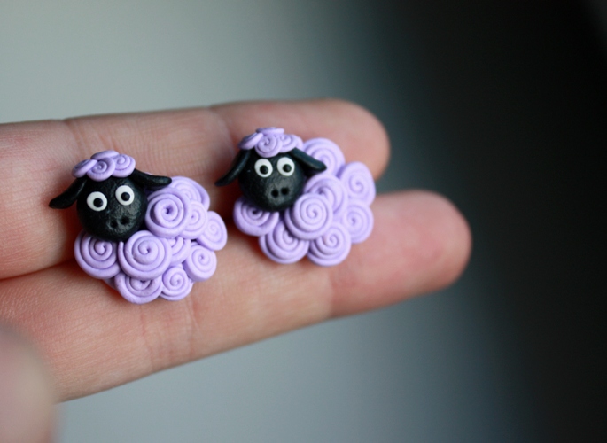 Fimo náušnice ovečky fialové