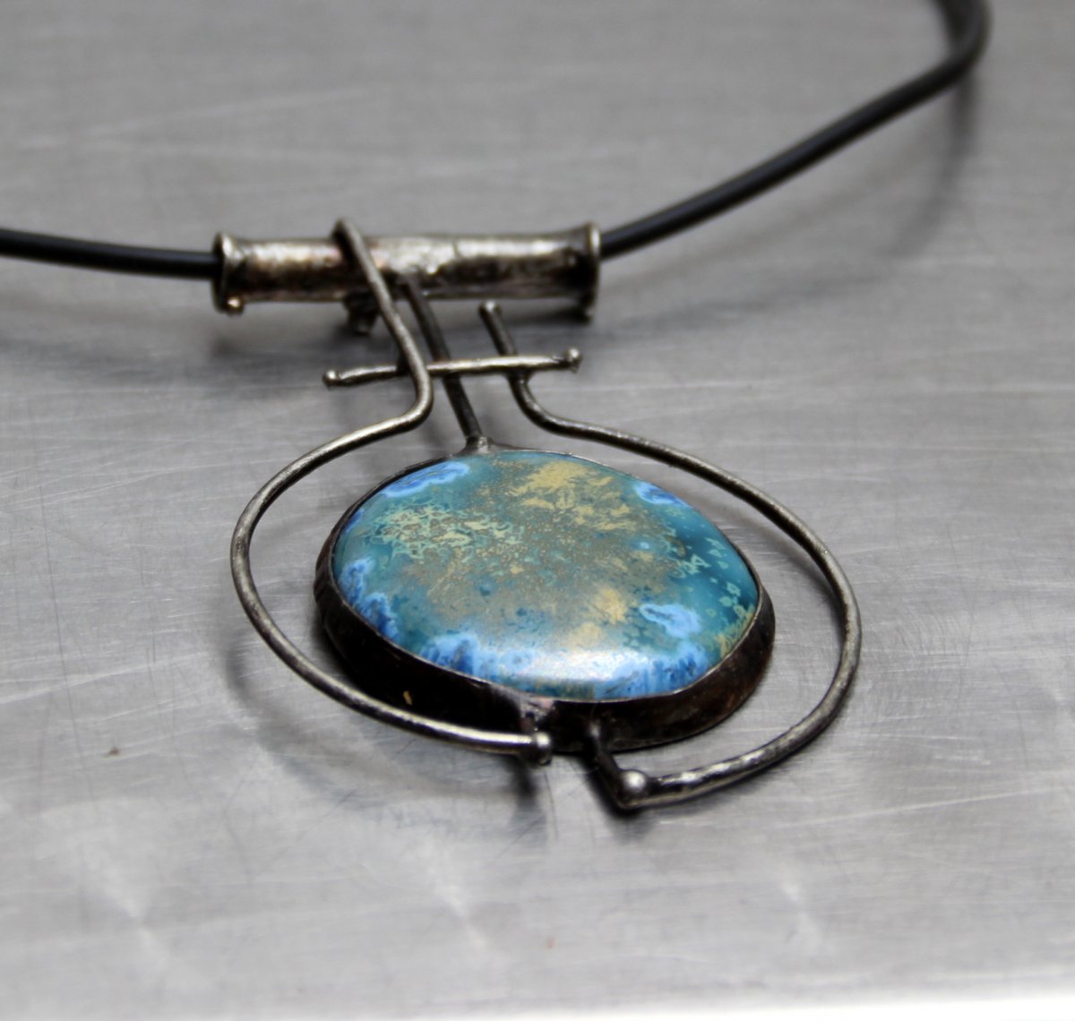 NÁHRDELNÍK POLARITA