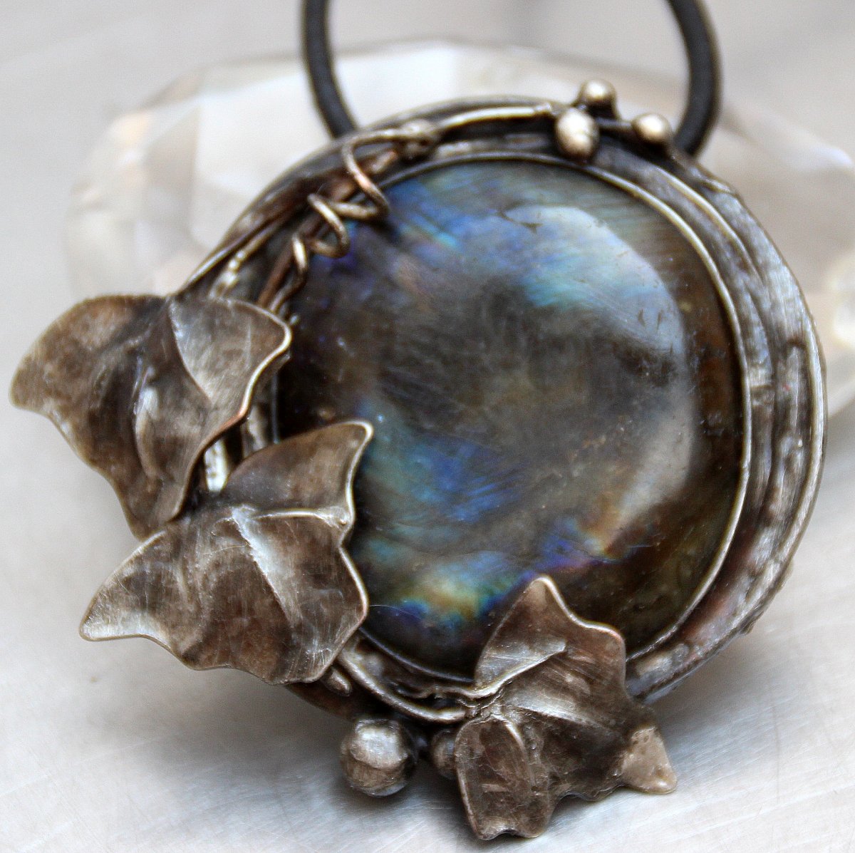 NÁHRDELNÍK POD BŘEČŤANEM SKRYTÉ