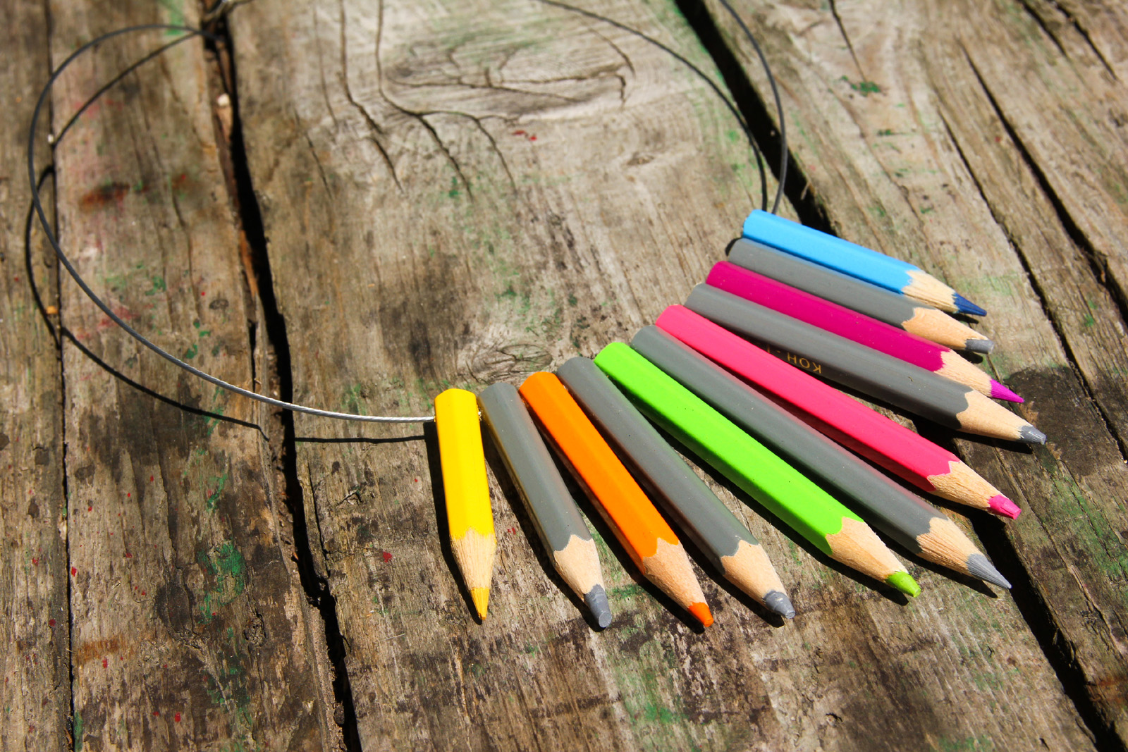 Barvičky proti šedi