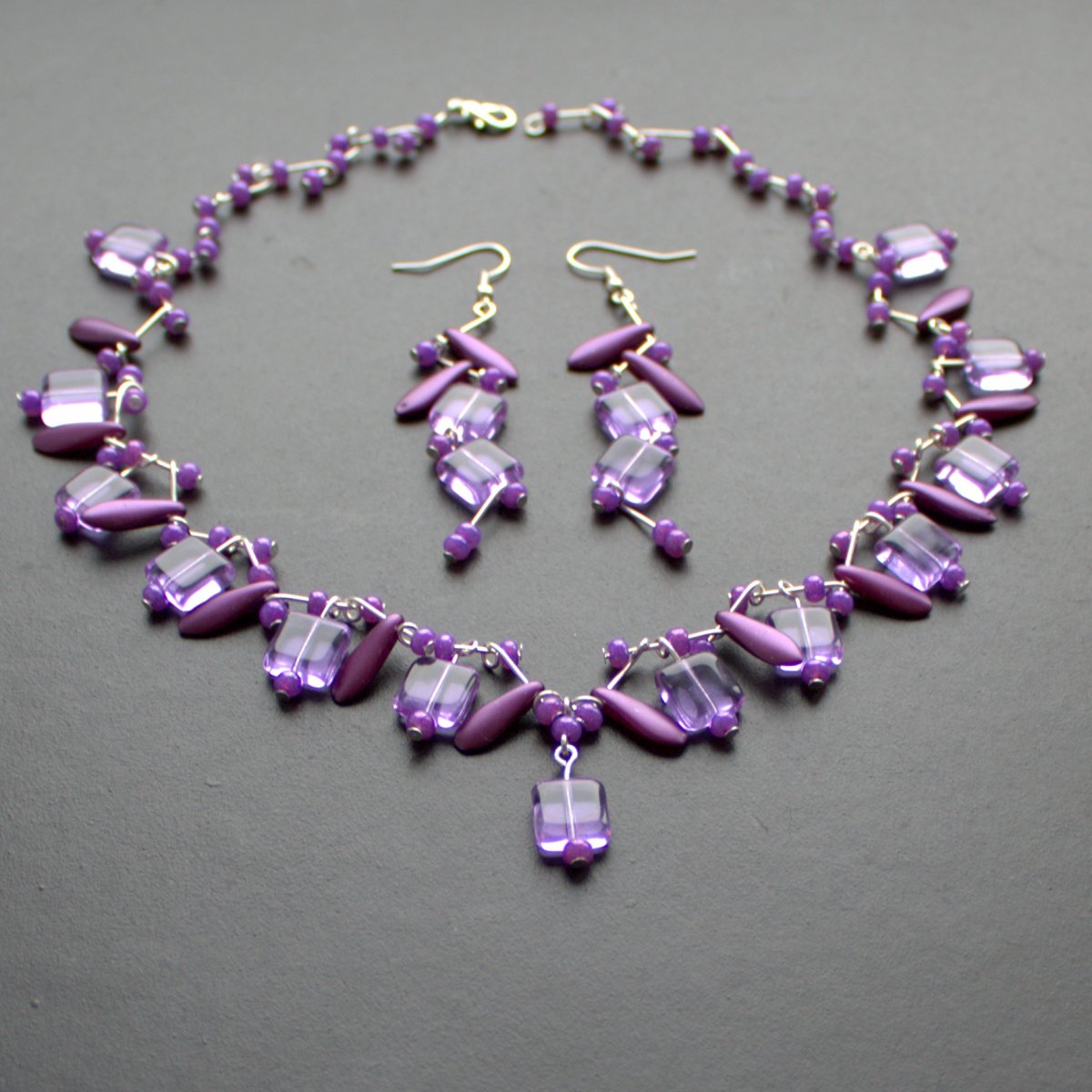 VZPOMÍNA NA JARNÍ FIALKY