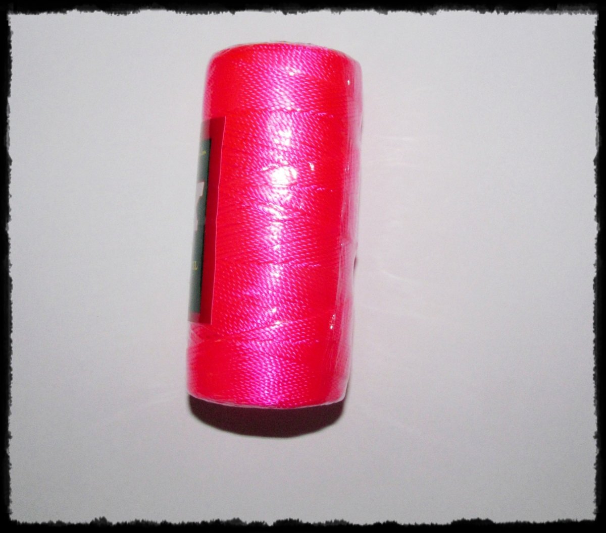 Nitě Hilo macramé neonově růžová 4 m