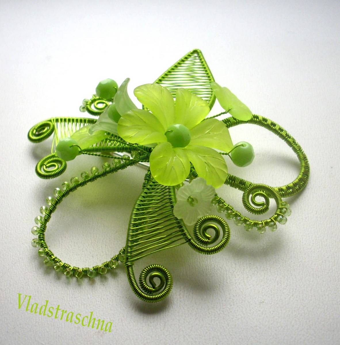 Drátkytka brožová pistáciová