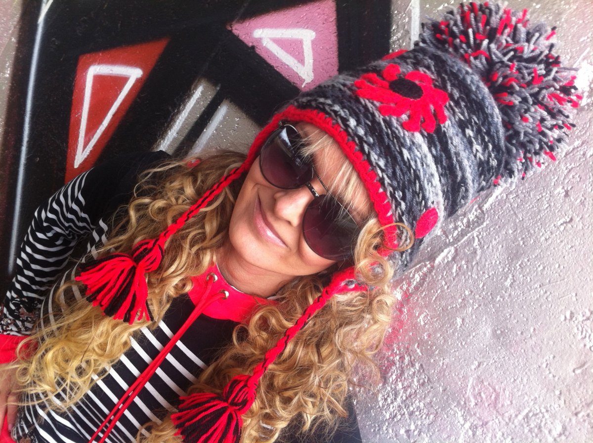 Černočervený kulich