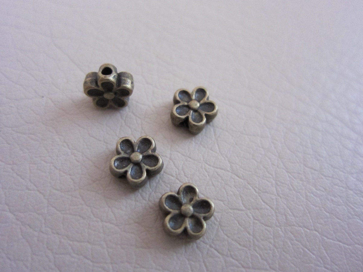 Distanční korálek květ 5 mm - cena za 4 kusy