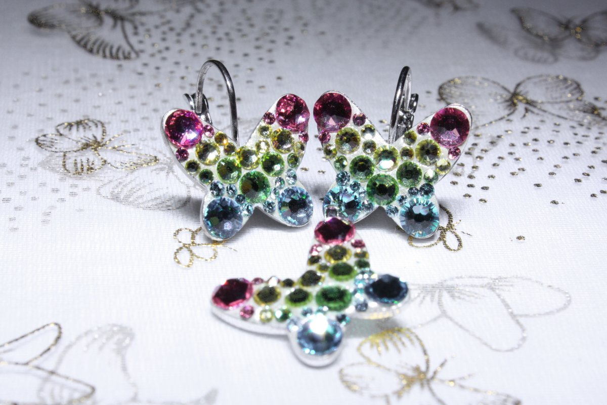 Barevný motýlkový set