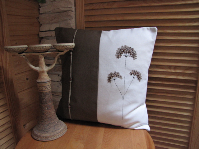 Polštář - Květy bedrníku