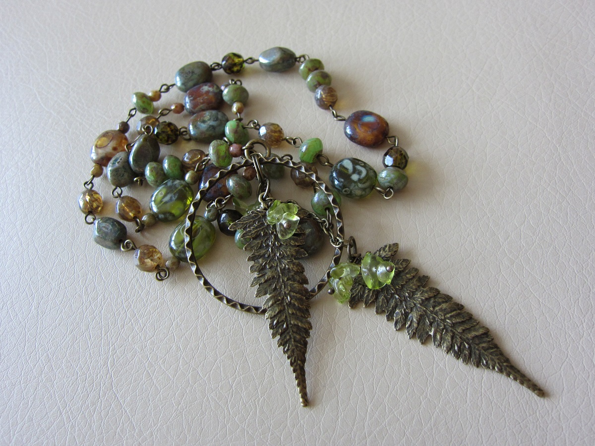 Z mechu a kapradí ...