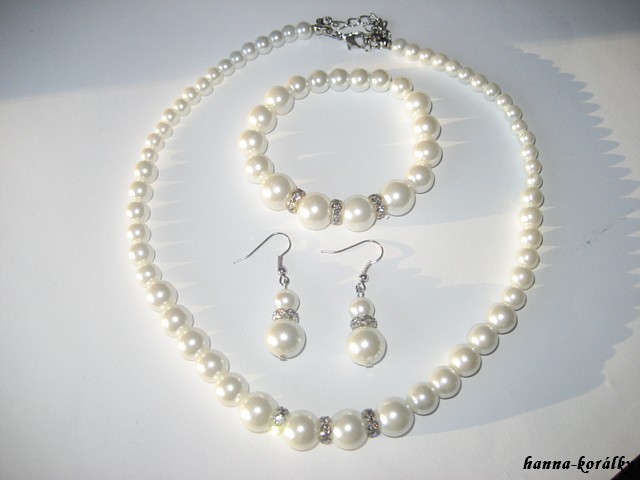 Souprava - náhrdelník , naušnice a náramek