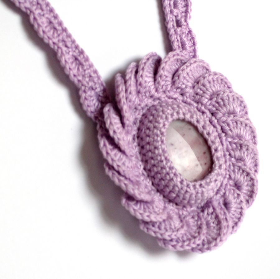 Háčkovaný náhrdelník  Amélie