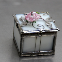 KRABIČKA ZÁMECKÁ RŮŽE