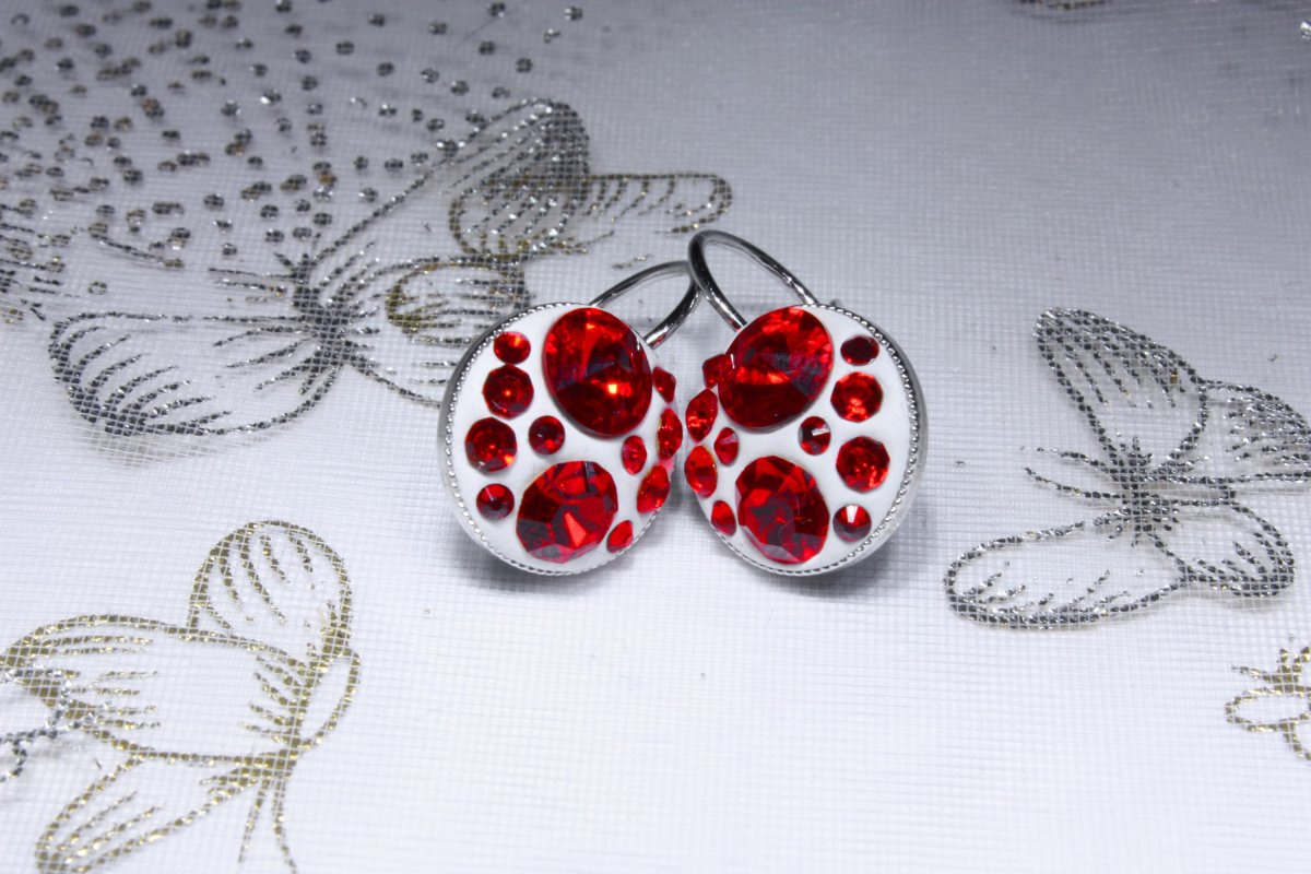 Červené náušnice
