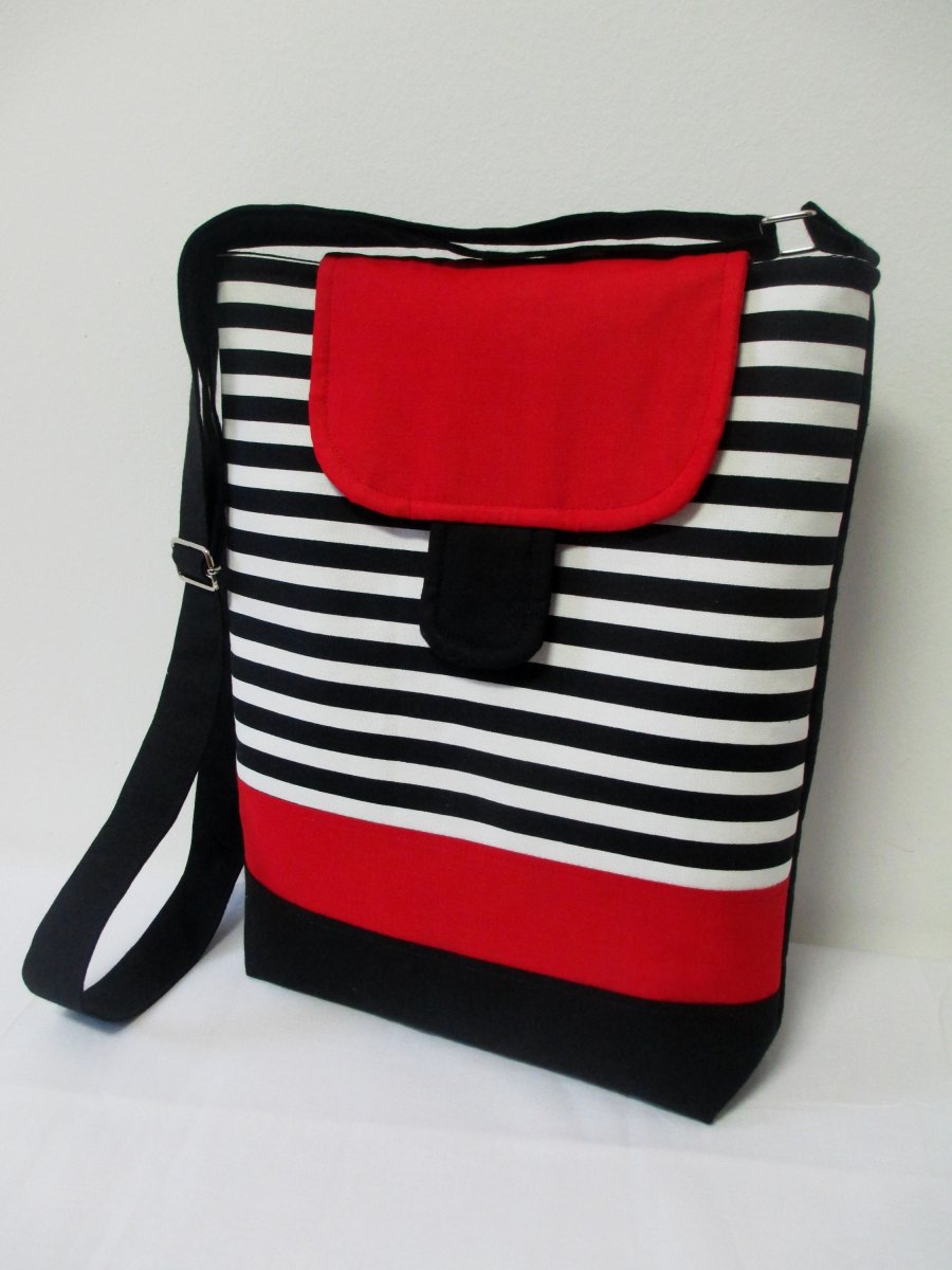 Kabelka- černo-červeno-bílá
