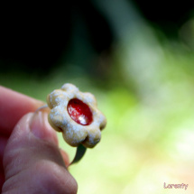 Linecké kytka - prsten (červená)