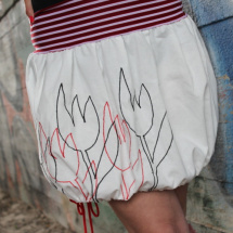 dámská sukně balonová bílá s tulipánky  S/M/L/XL