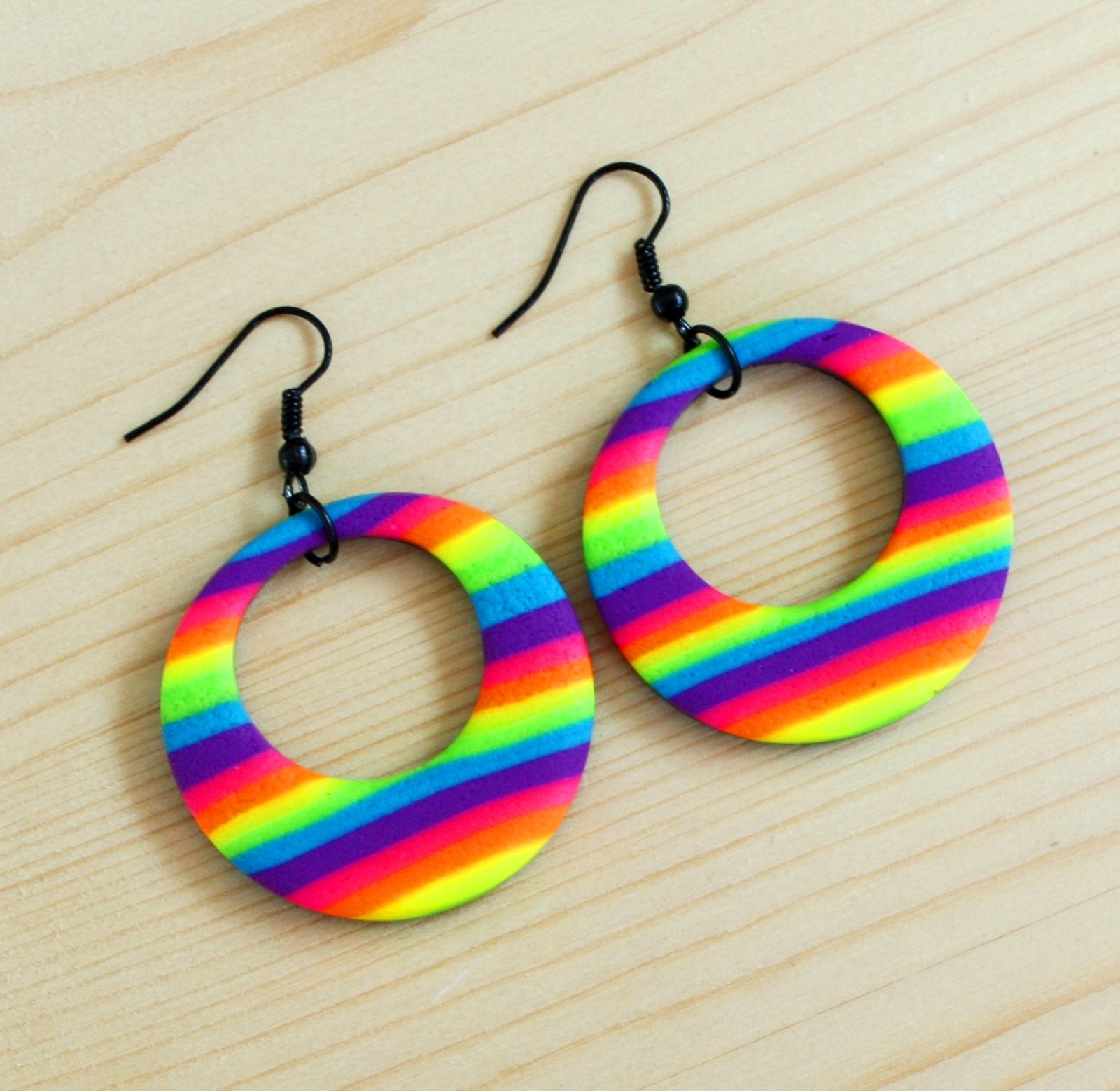 vzorované náušnice