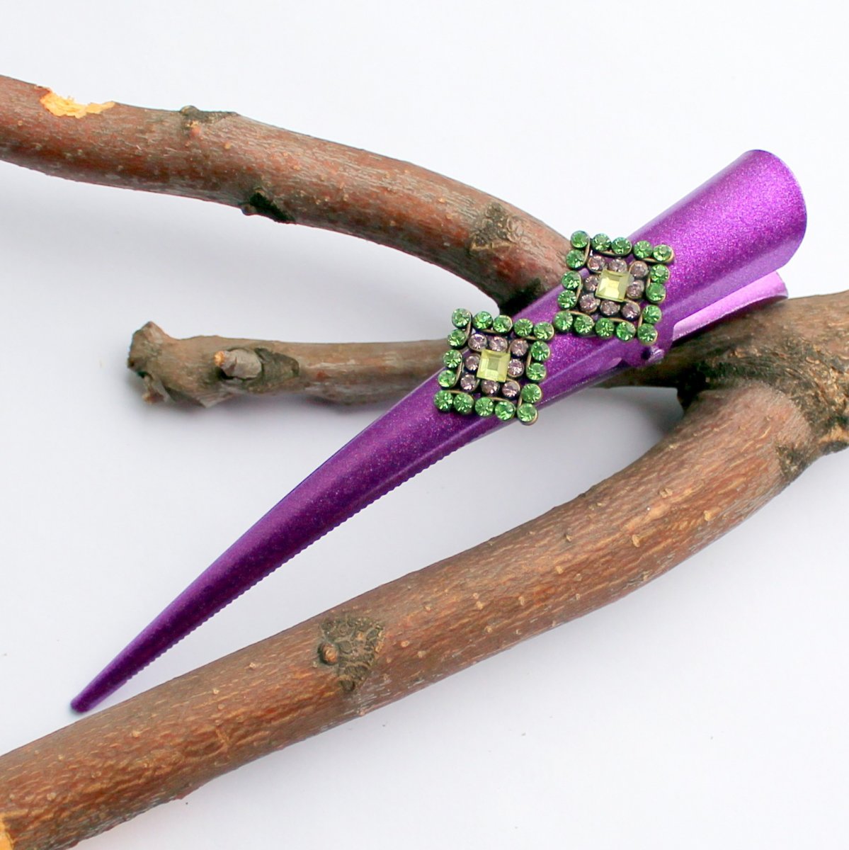 Rozkvetlá velká kovová betka