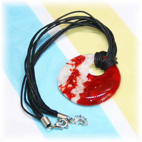 Bílo-červený náhrdelník