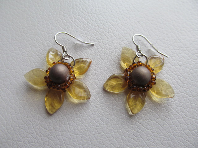 Karamel s tmavou polevou