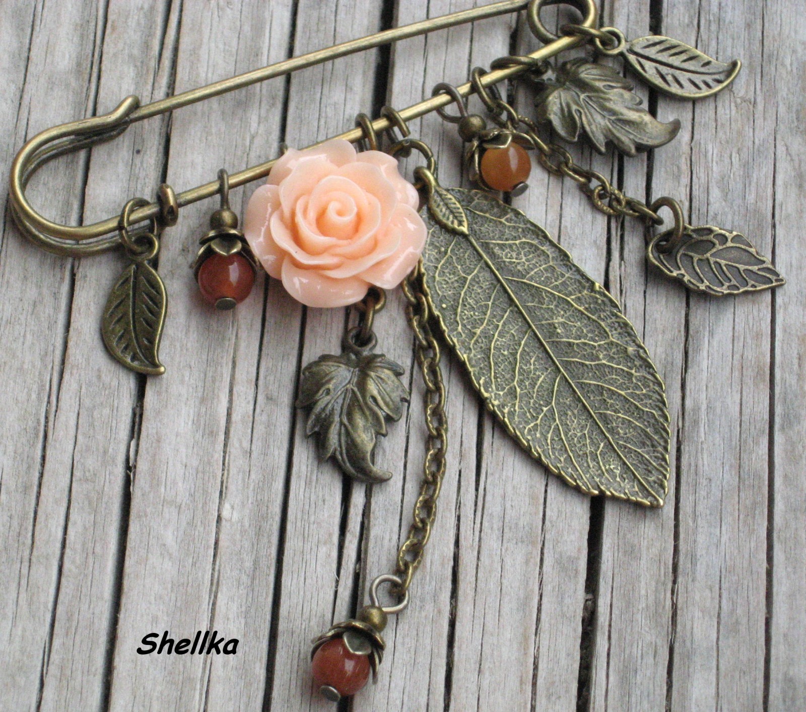 Brož/ ozdobný špendlík,,ROSALIA,,