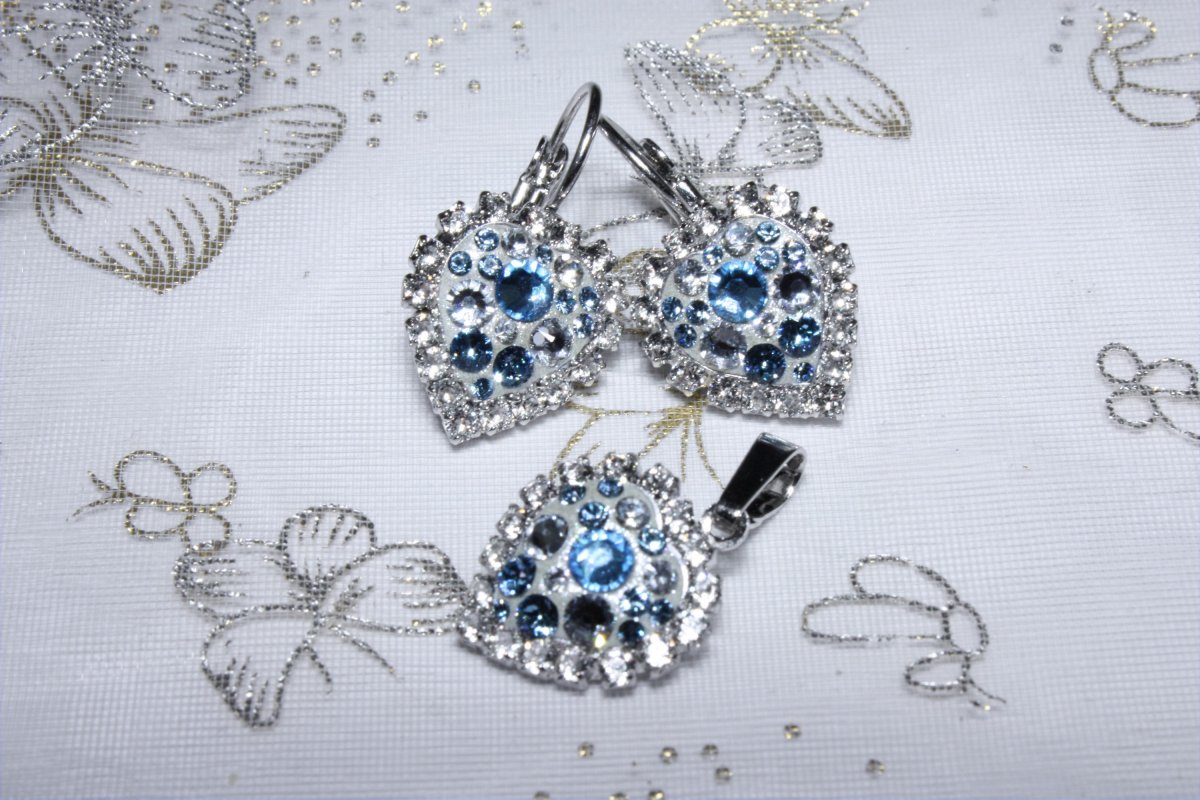 Luxusní světle modro-bílý srdíčkový set