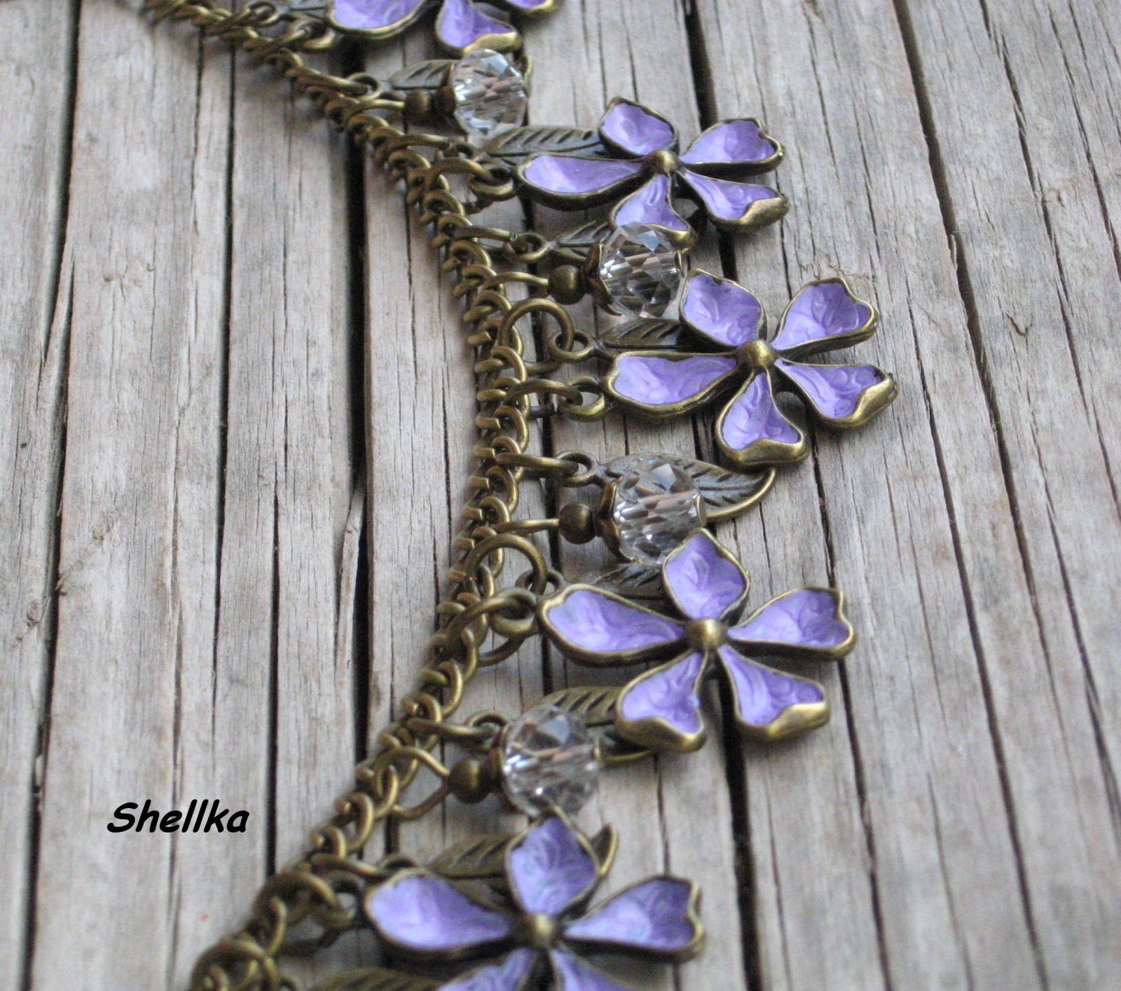 Náramek s fialovými kvítky