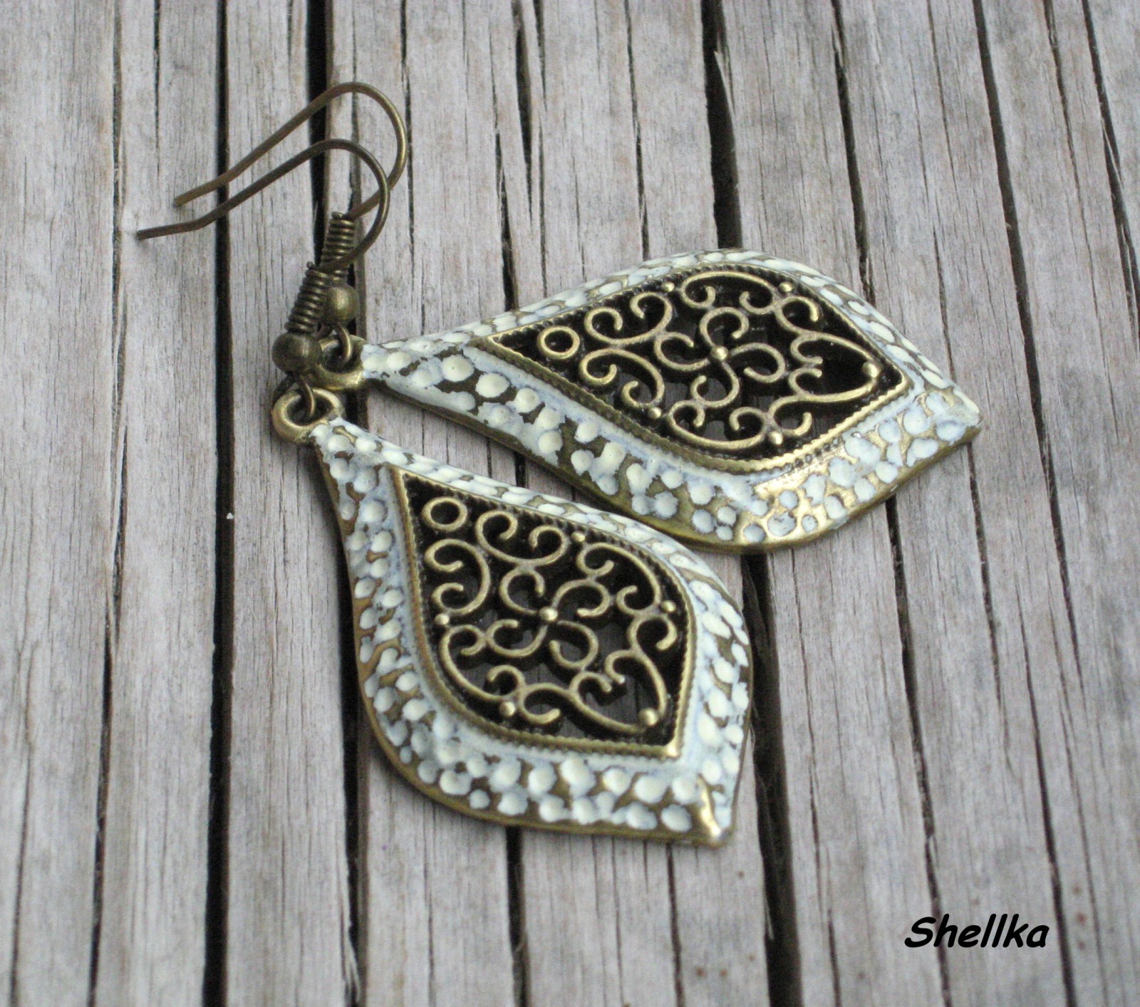 Náušnice ,,CREAMY TEARS,,