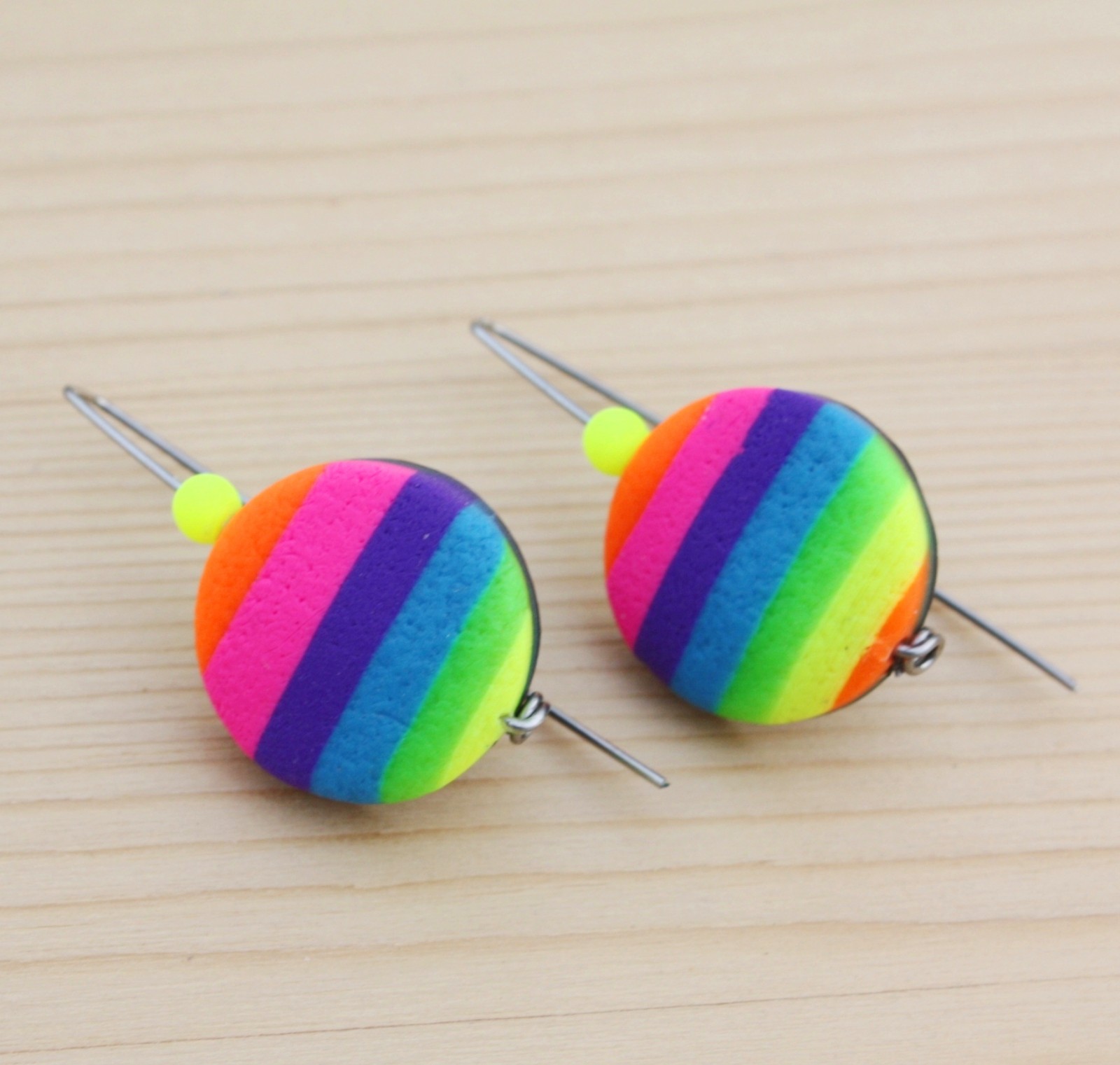 vzorované náušnice, nerezové háčky