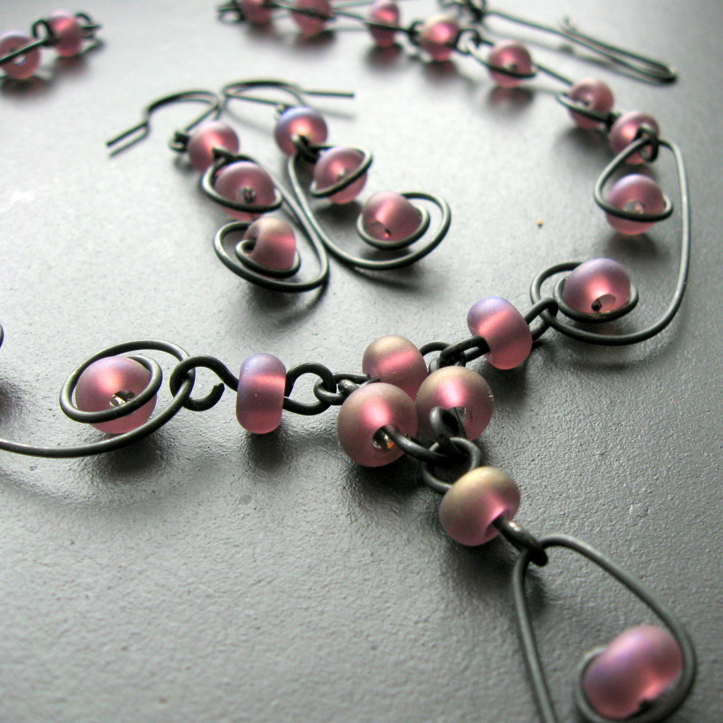 Fialové ve spirálách