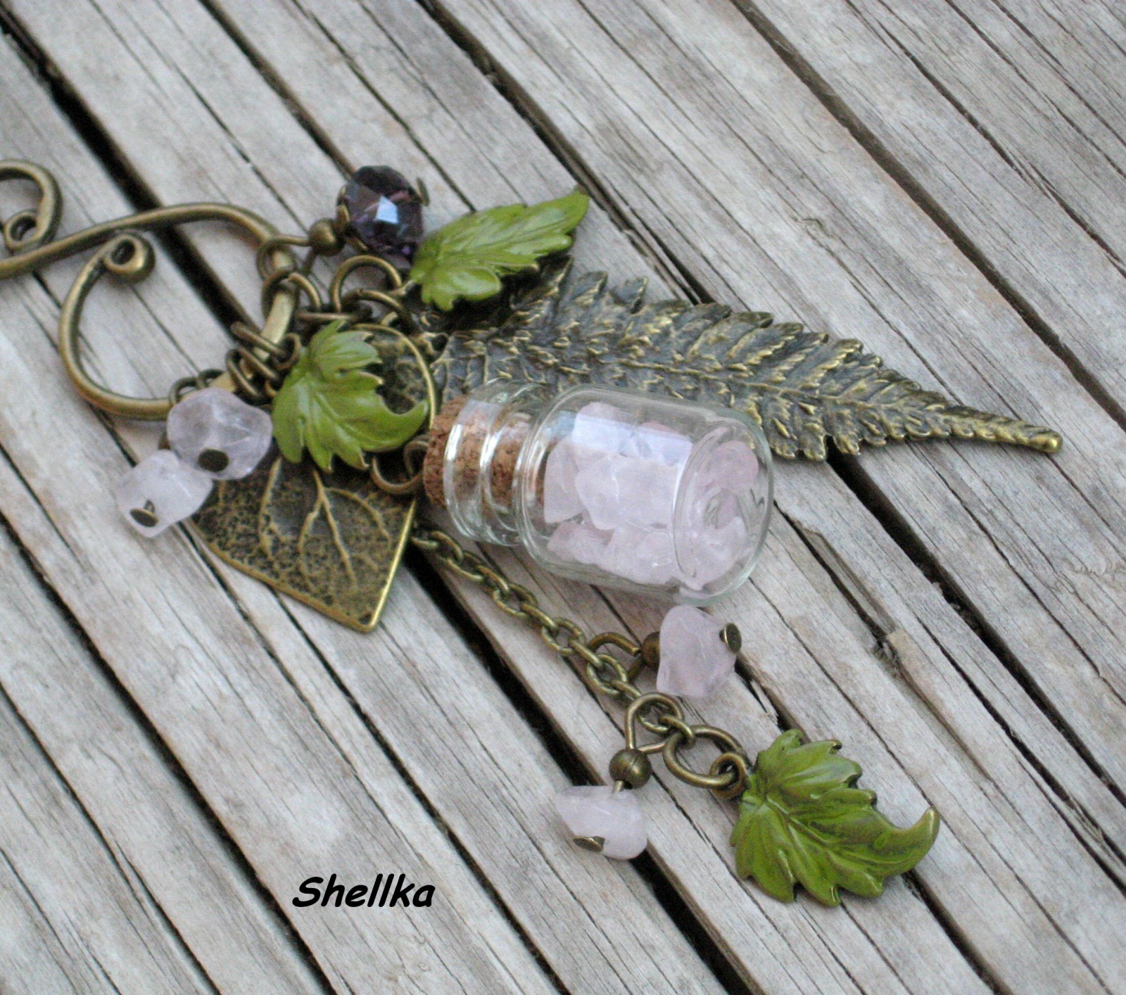 Náhrdelník s růženínem