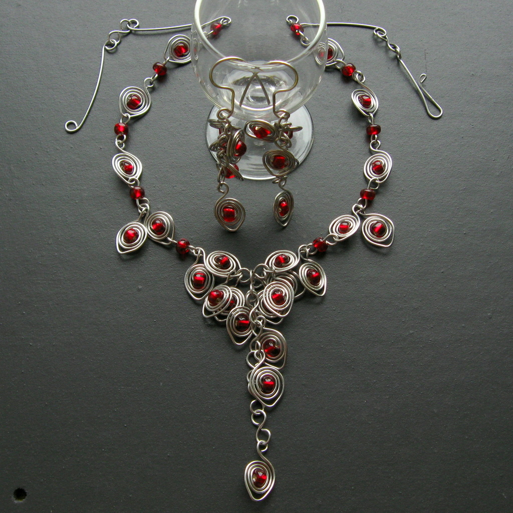 Paví chvost ve vínové