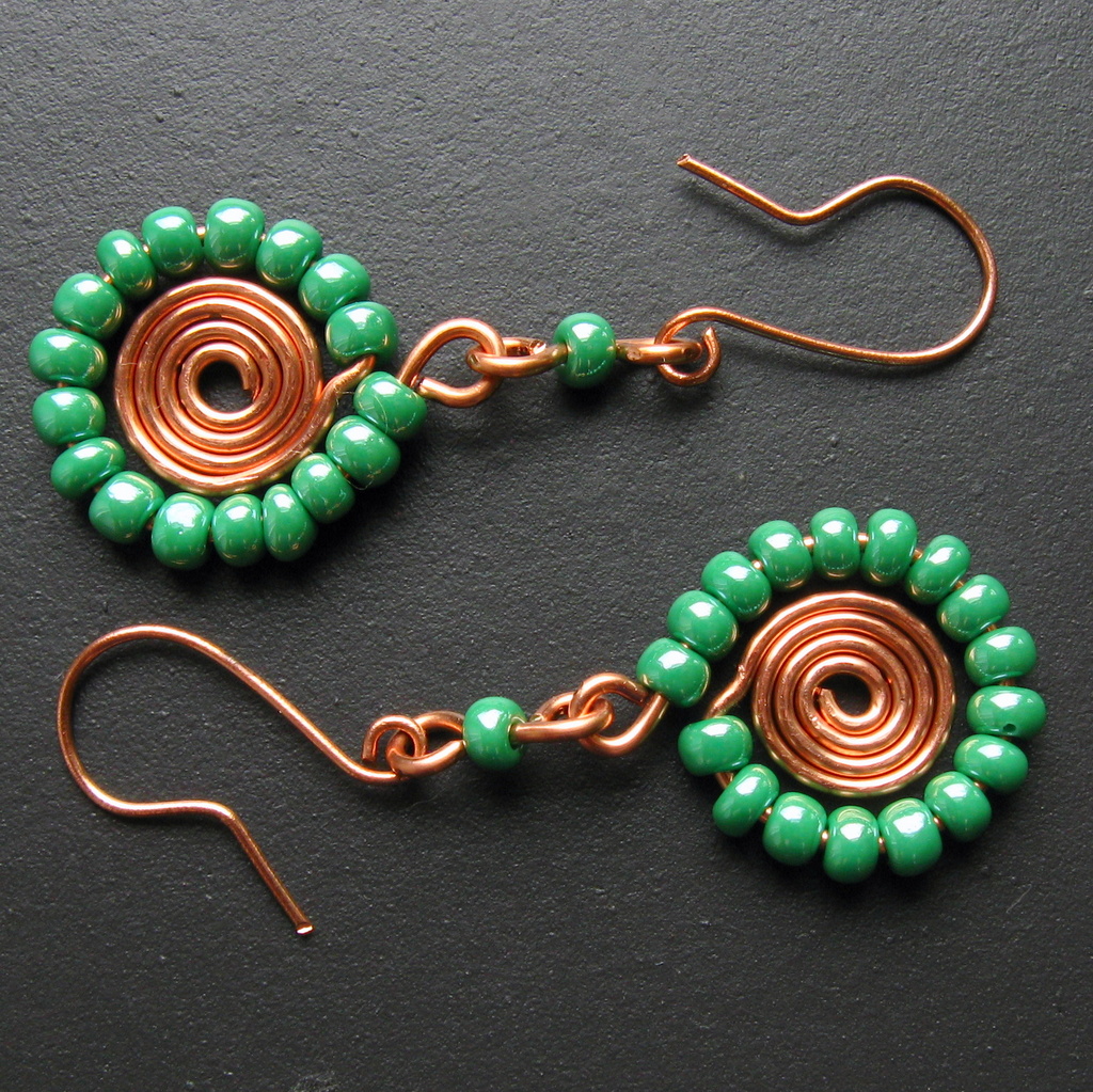 Zelené kytičky v mědi