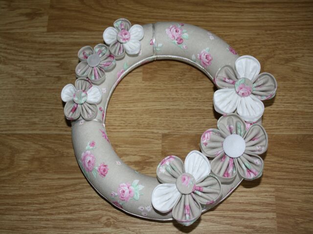 Věneček s květy kanzashi