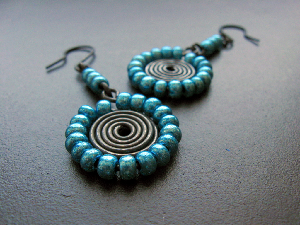 Modré metalické kytičky