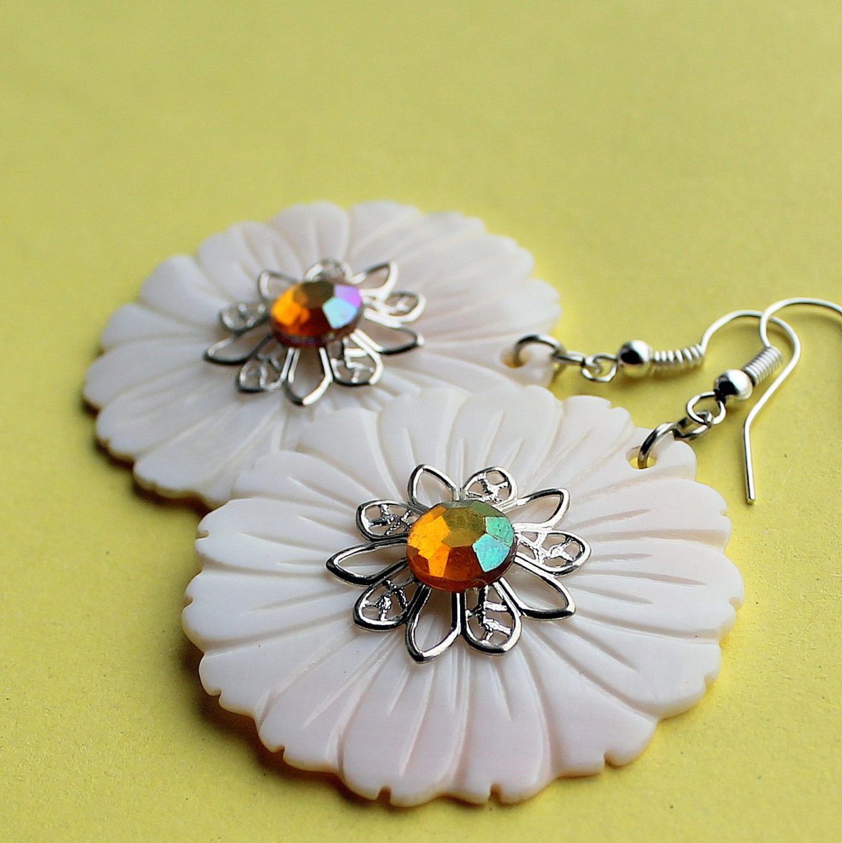 Kopretiny pro zámeckou paní - náušnice