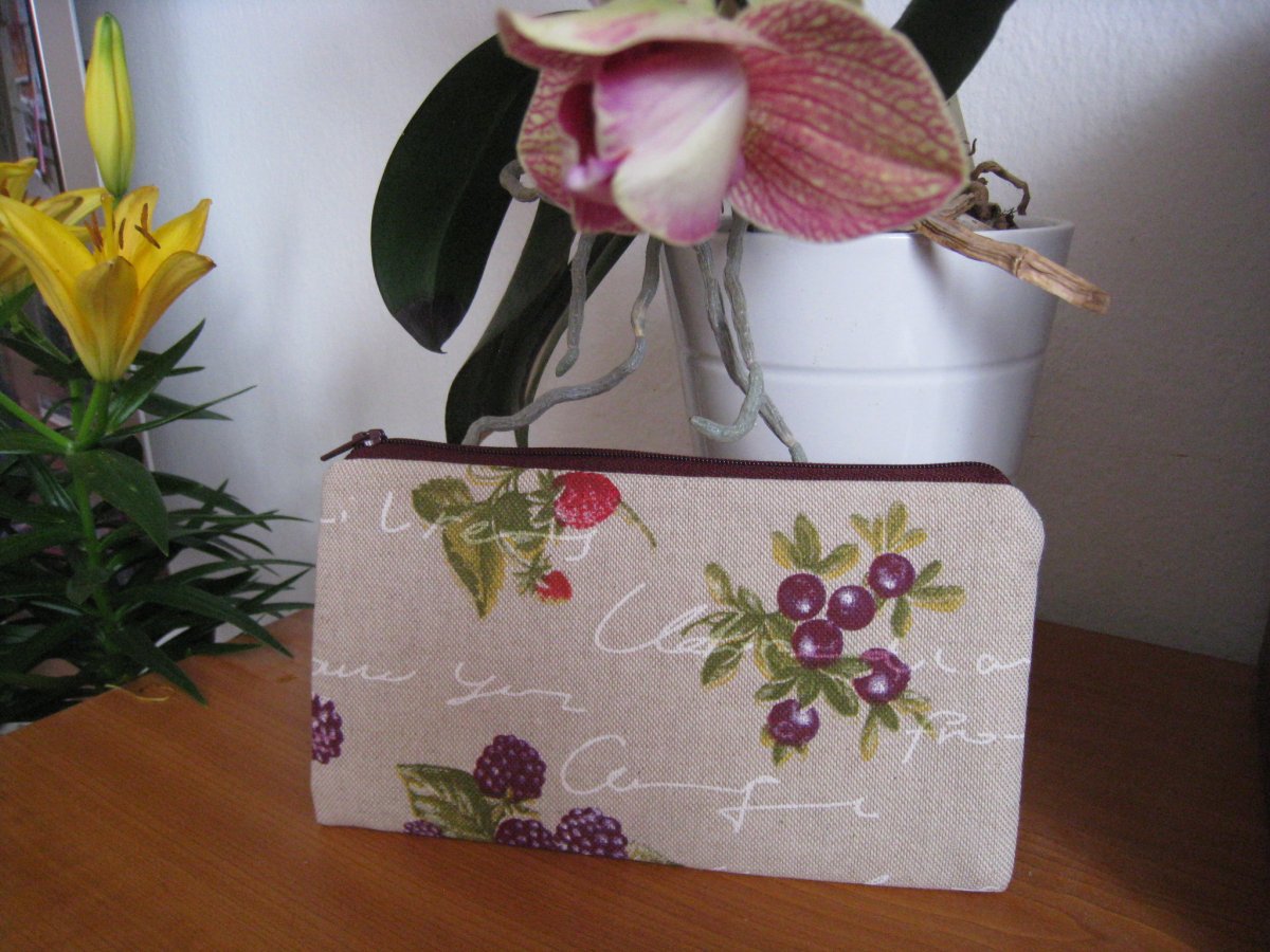 Taštička  Lesní plody