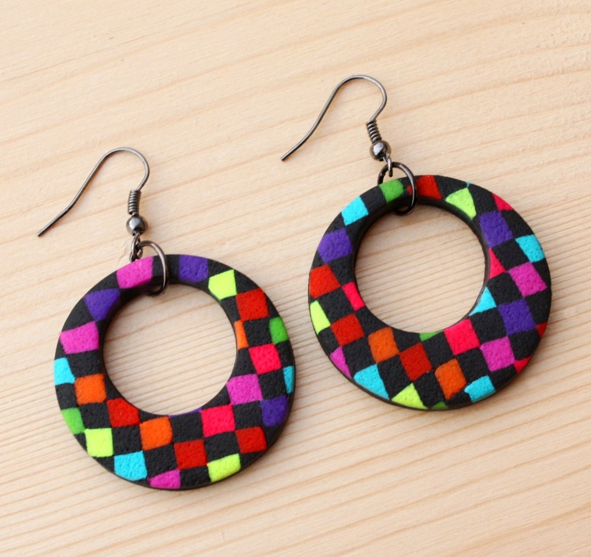 vzorované náušnice