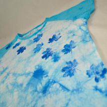 Modro-bílé batikované dámské triko s listy XL