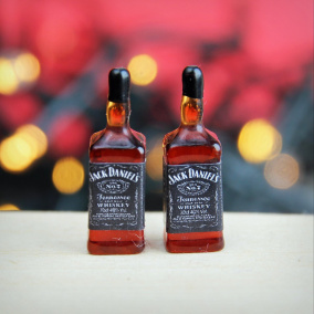 Whisky, vtipné náušnice, alkohol