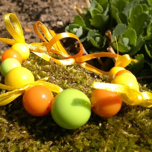 ,,Koulíme koule'' jarní náramek