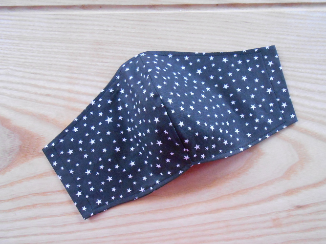 Rouška černá s bílými hvězdičkami (315/20)